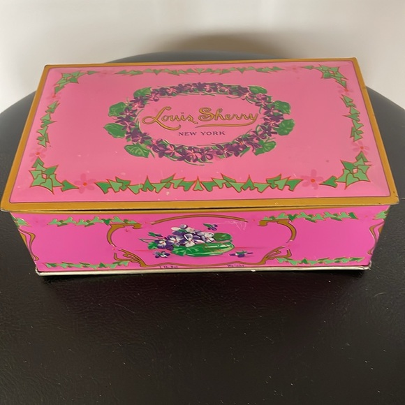 Louis Sherry Chocolate Tin (1 lb Net weight) - Picture 3 of 8